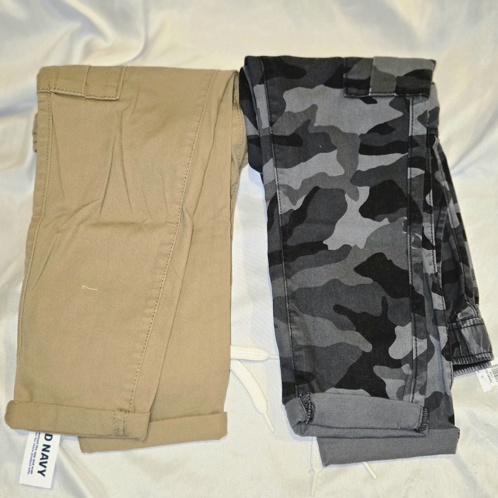 Old Navy Kids Grey Camo and Tan Slim Taper Cargo Pants 2 Pair Bundle Size 6-7 - Picture 3 of 4